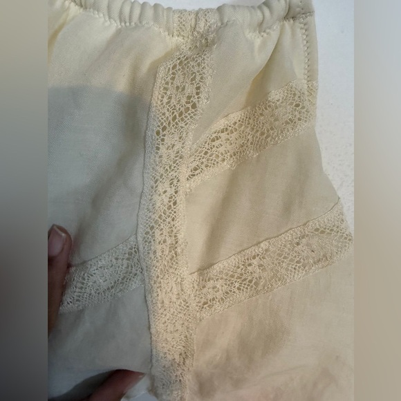 Victoria’s Secret Ivory Lace Handkerchief Hem Halter Top – Size S - Picture 2 of 8